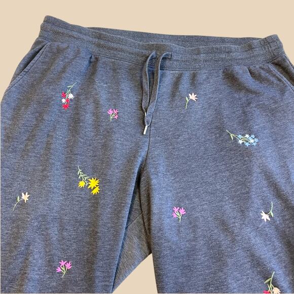 Old Navy gray embroidered floral sweatsuit track suit - Picture 7 of 7